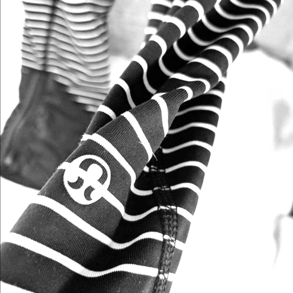 Lulu lemon Capri striped workout pants size 6